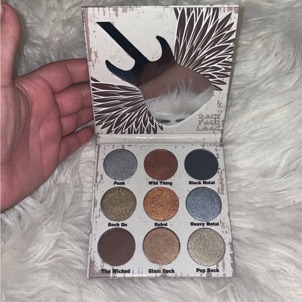 Eyeshadow palette